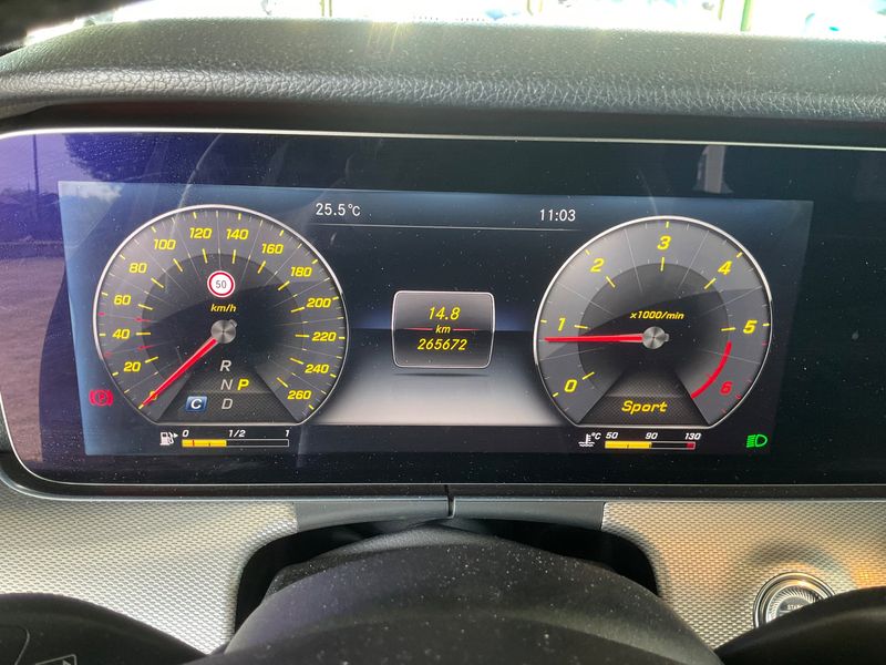 Mercedes-Benz E-Klasse E 220 d T Business Sport — zdjęcie 13