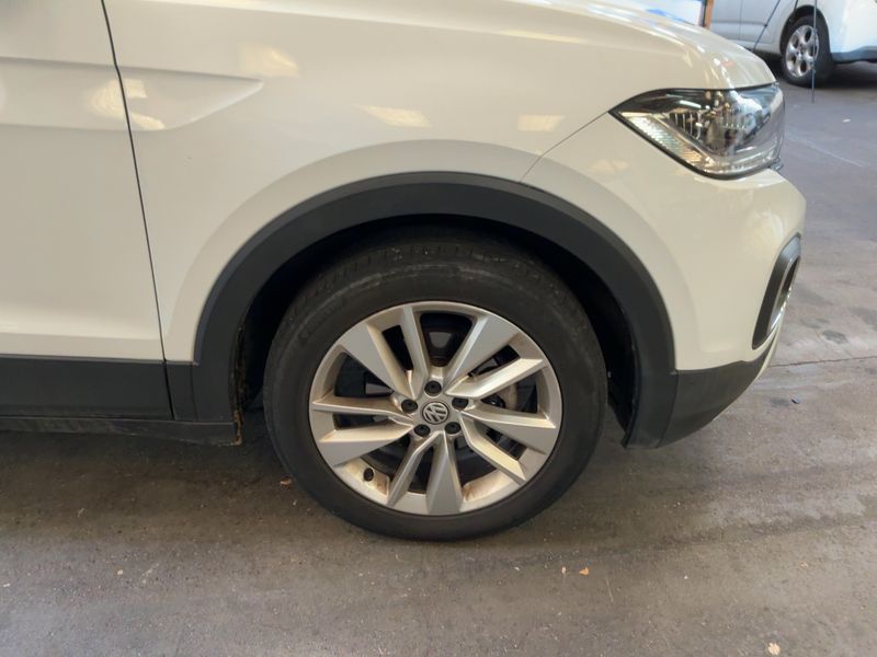 Volkswagen T-Cross 1.0 TSI Carat 2019 – снимка 11