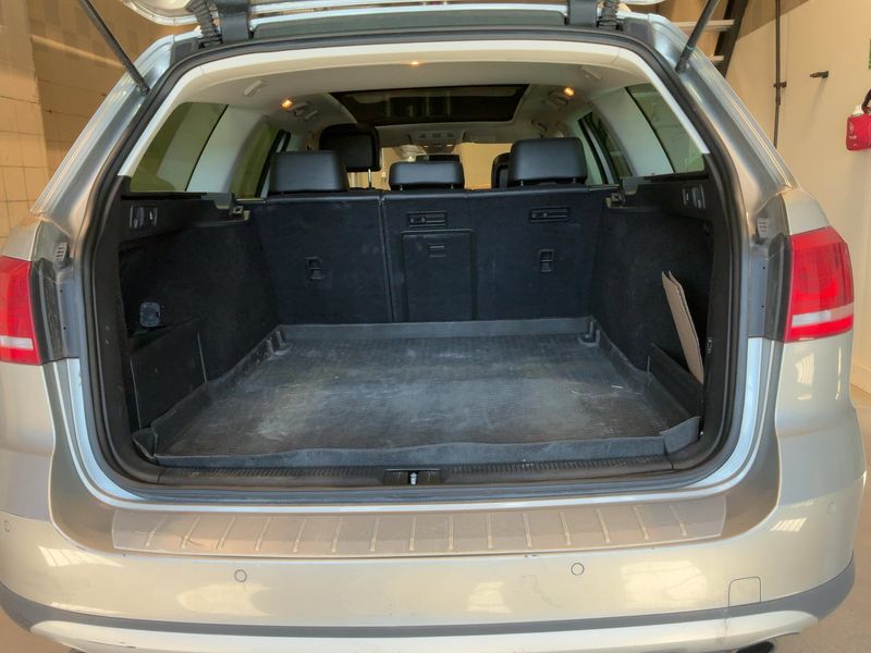 Volkswagen Passat 2.0 TDI 4Motion BlueMotion Tech 2012 – снимка 15