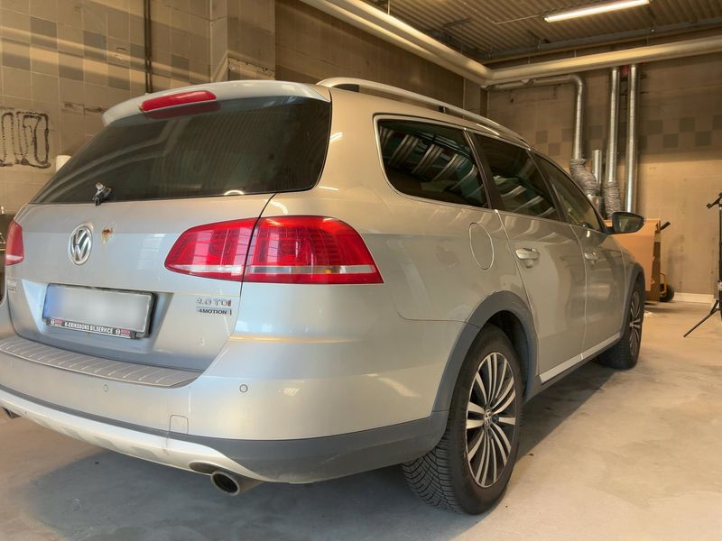 Volkswagen Passat 2.0 TDI 4Motion BlueMotion Tech 2012 – снимка 8