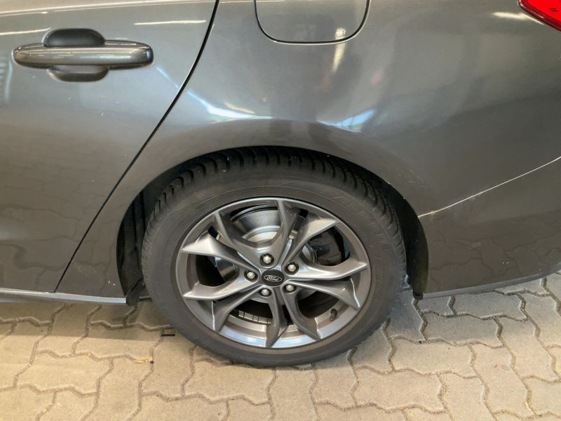 Ford Focus 1.5 TDCi EcoBlue ST-Line 2019 – снимка 5