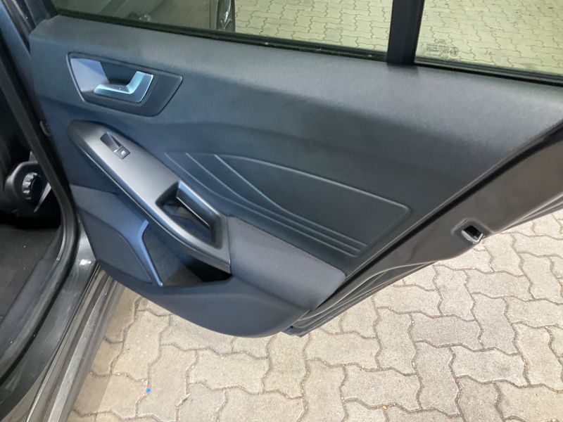 Ford Focus 1.5 TDCi EcoBlue ST-Line 2019 – снимка 32