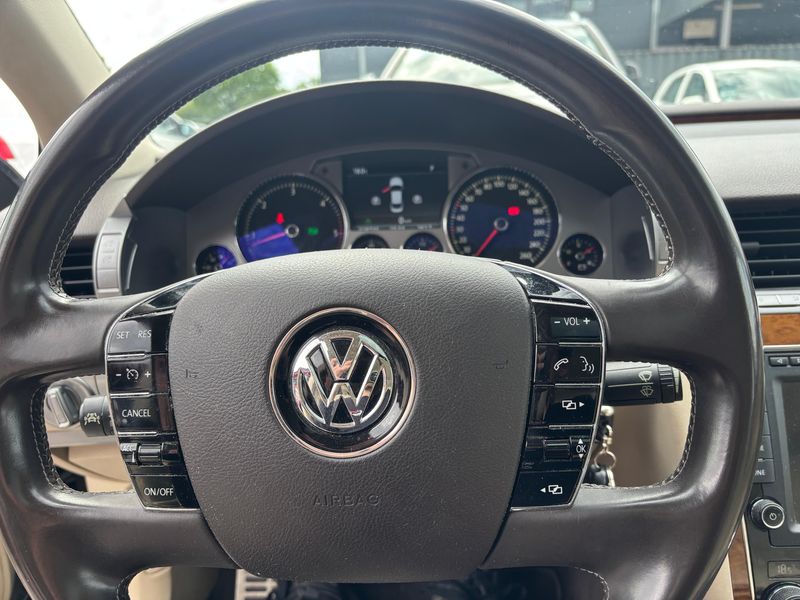 Volkswagen Phaeton 3.0 V6 TDI 4Motion — zdjęcie 21