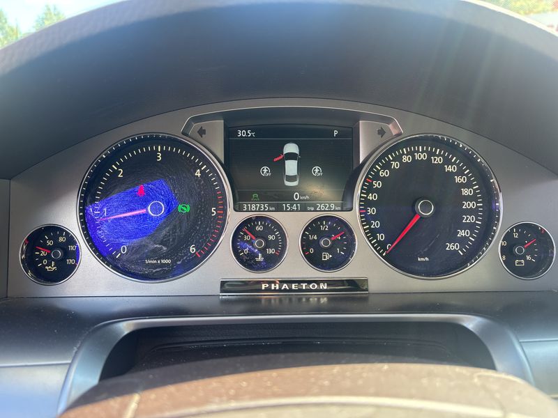Volkswagen Phaeton 3.0 V6 TDI 4Motion — zdjęcie 12