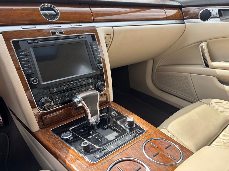 Volkswagen Phaeton 3.0 V6 TDI 4Motion — zdjęcie 25