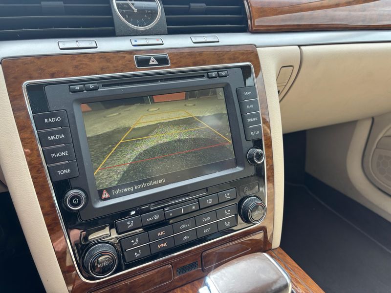 Volkswagen Phaeton 3.0 V6 TDI 4Motion — zdjęcie 23