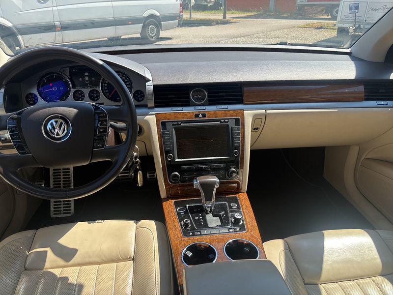 Volkswagen Phaeton 3.0 V6 TDI 4Motion — zdjęcie 11