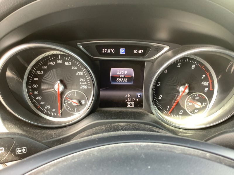 Mercedes-Benz CLA-Klasse CLA 180 Shooting Brake — zdjęcie 13
