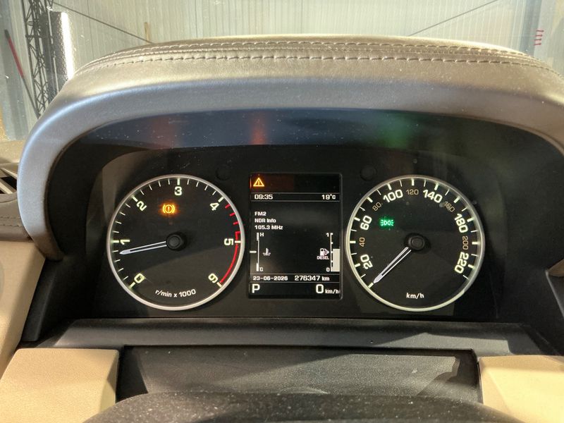 Land Rover Discovery 4 3.0 TD V6 SDV6 HSE — zdjęcie 13
