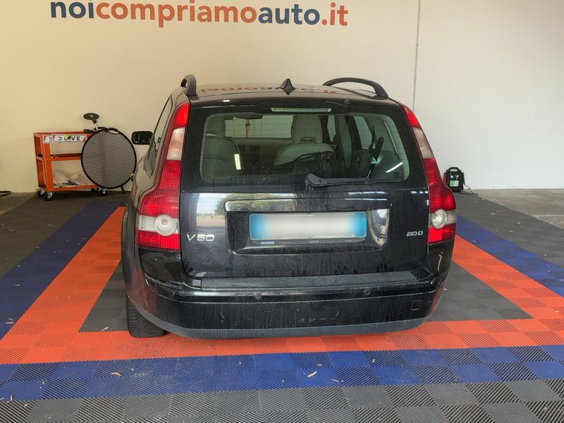 Volvo V50 2.0 D Summum — zdjęcie 5
