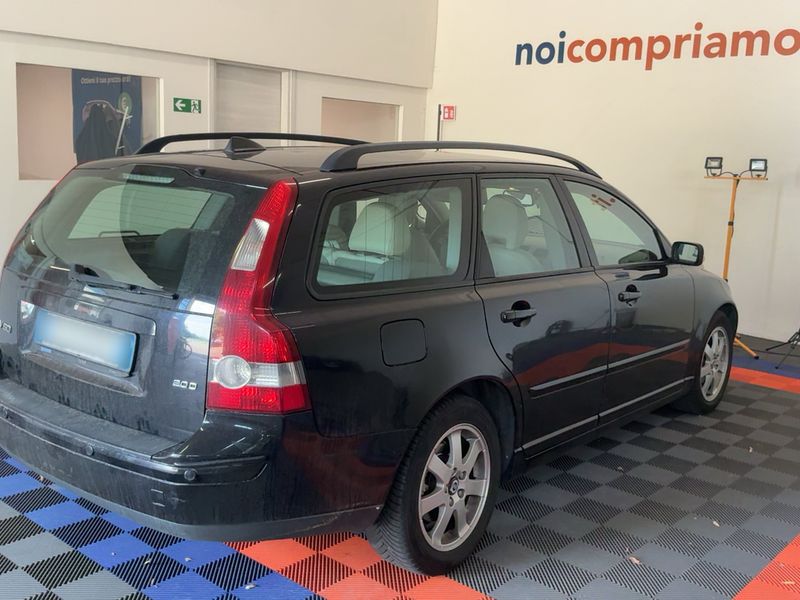 Volvo V50 2.0 D Summum — zdjęcie 6