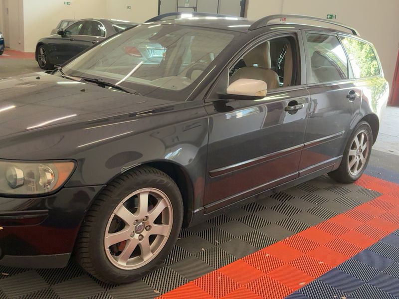 Volvo V50 2.0 D Summum — zdjęcie 2