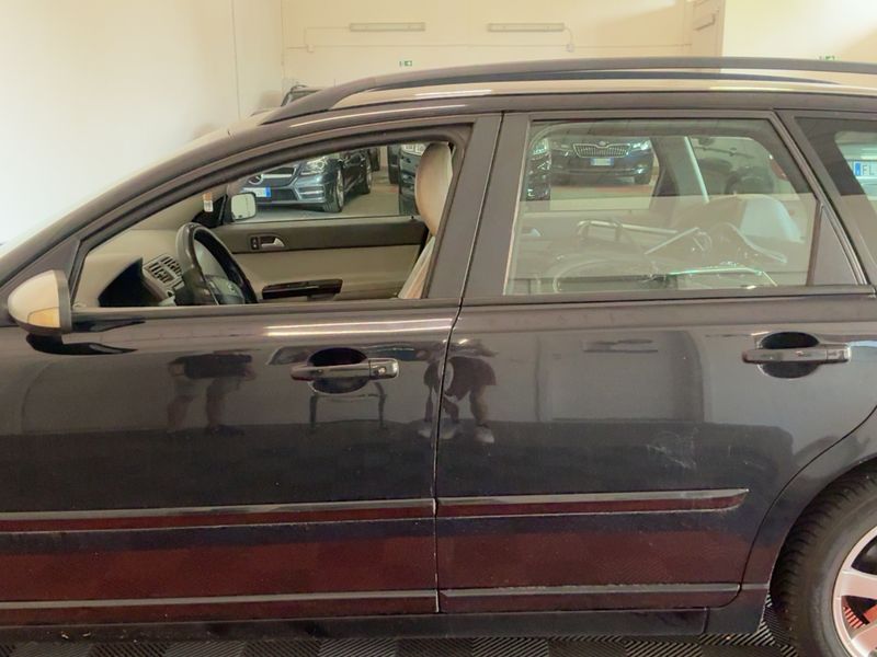 Volvo V50 2.0 D Summum — zdjęcie 4