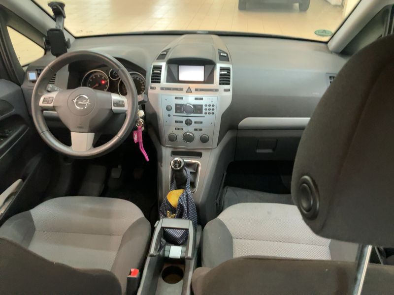 Opel Zafira 1.8 Family — zdjęcie 12