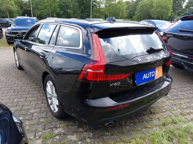Volvo V60 2.0 B4 Mild-Hybrid Momentum Pro — zdjęcie 3