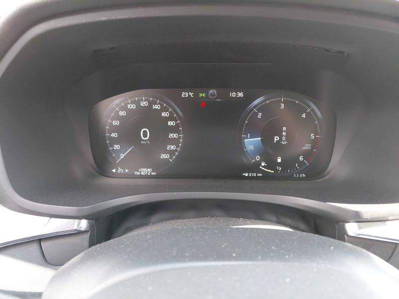 Volvo V60 2.0 B4 Mild-Hybrid Momentum Pro — zdjęcie 12
