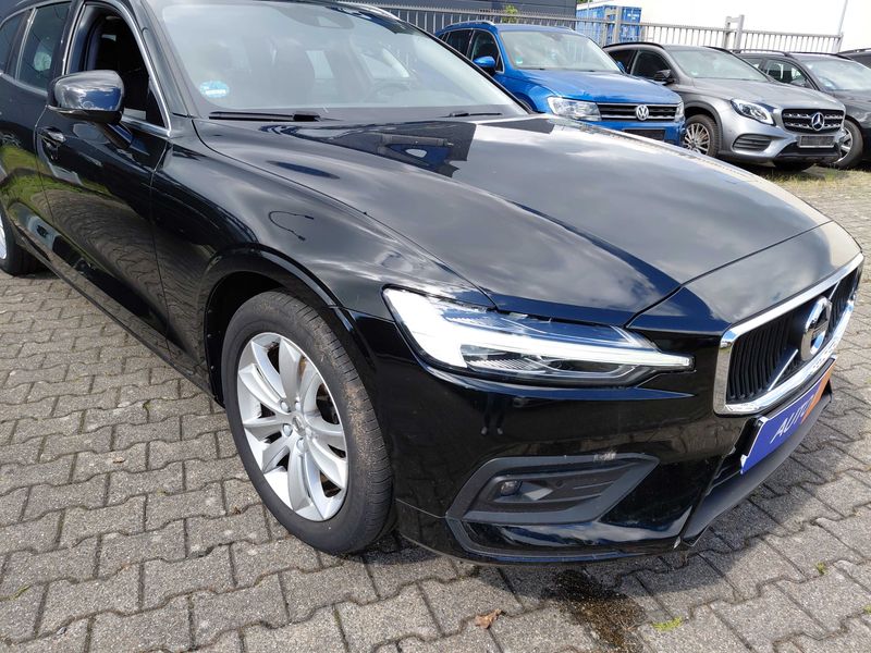 Volvo V60 2.0 B4 Mild-Hybrid Momentum Pro — zdjęcie 6