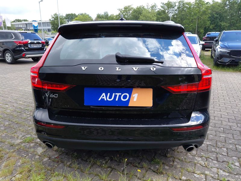 Volvo V60 2.0 B4 Mild-Hybrid Momentum Pro — zdjęcie 4