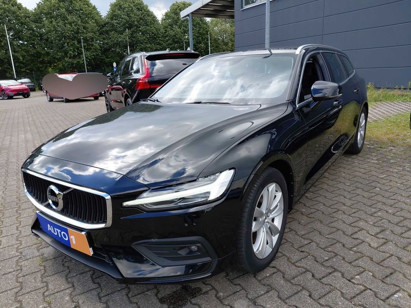 Volvo V60 2.0 B4 Mild-Hybrid Momentum Pro — zdjęcie 1