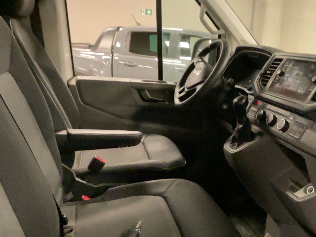 Volkswagen Crafter 2022 — photo 18