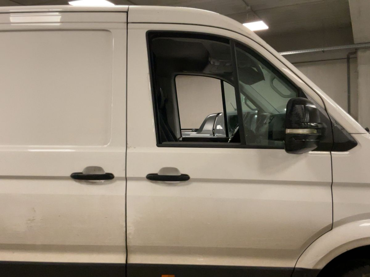 Volkswagen Crafter 2022 — photo 11