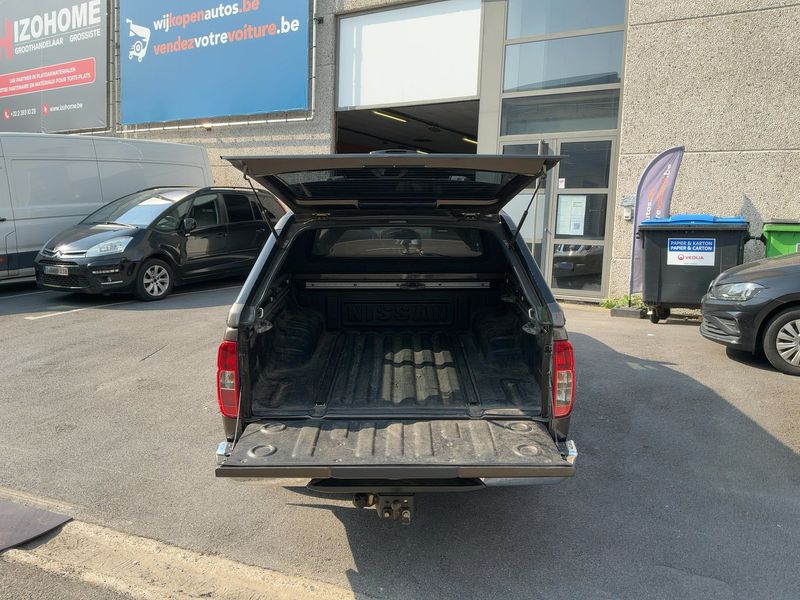 Nissan Navara Pick-up 2.5 dCi Double Cab LE 4x4 — zdjęcie 10
