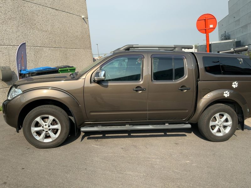 Nissan Navara Pick-up 2.5 dCi Double Cab LE 4x4 — zdjęcie 4