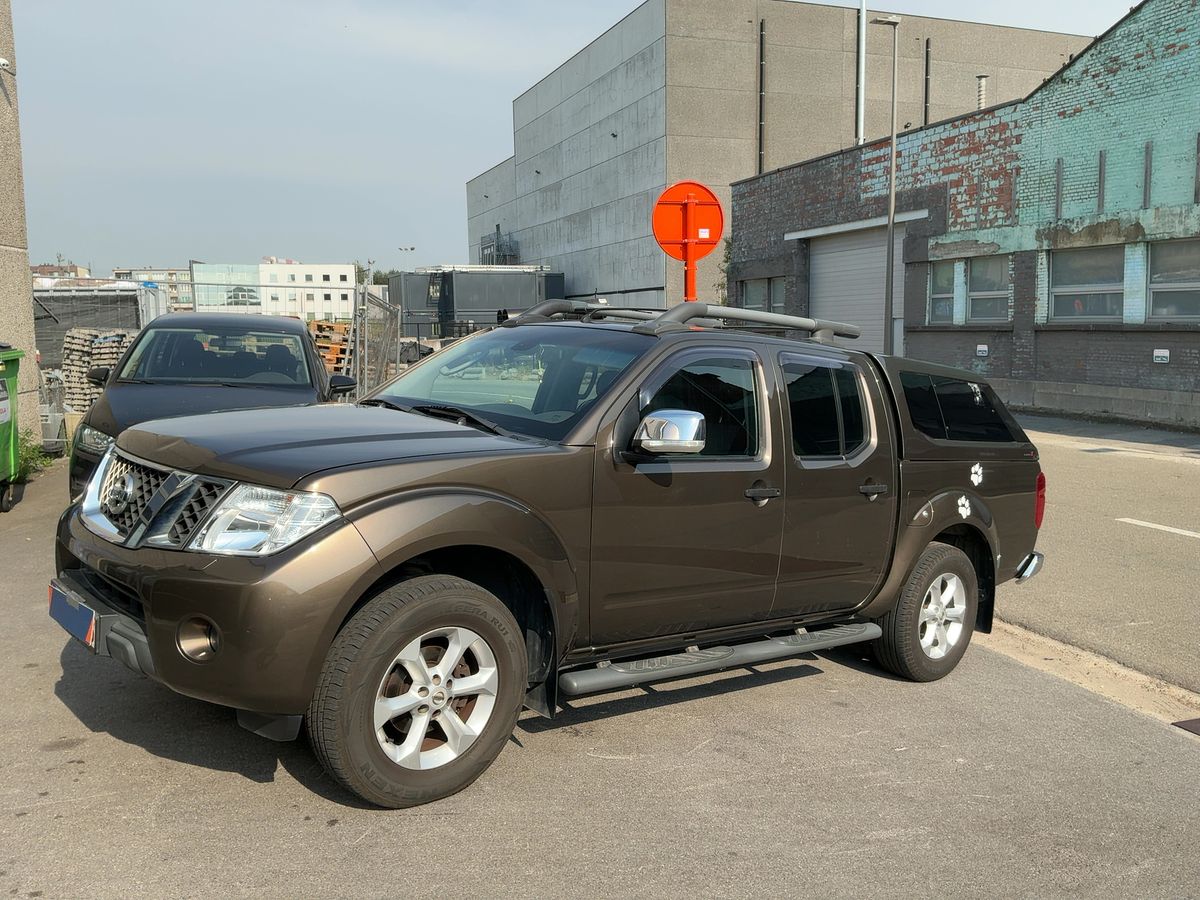 Nissan Navara Pick-up 2.5 dCi Double Cab LE 4x4