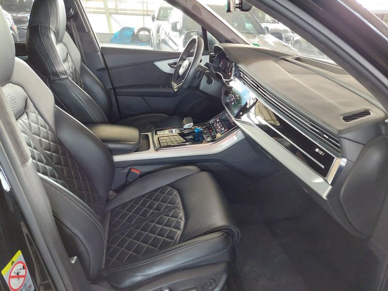 Audi SQ7 4.0 TFSI quattro — zdjęcie 10