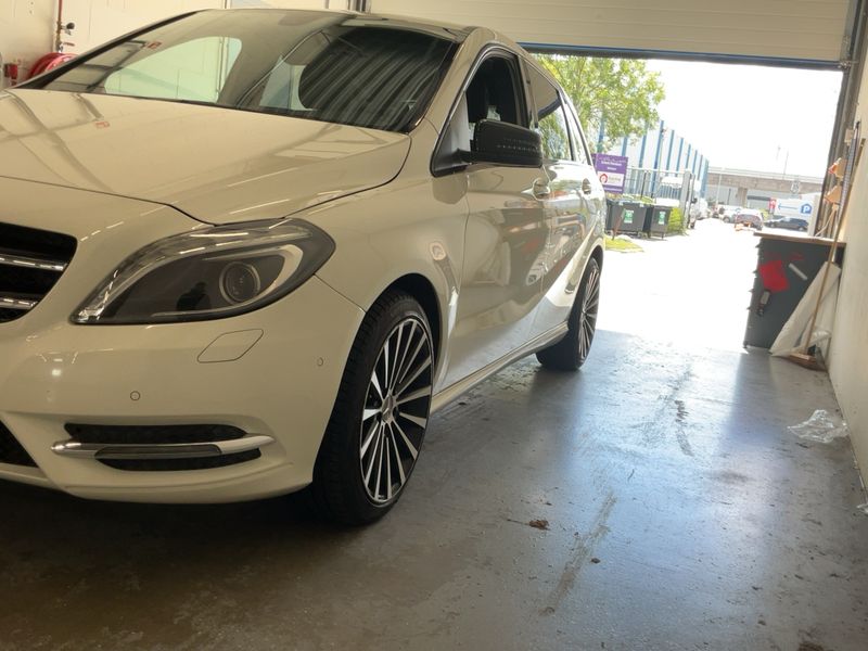 Mercedes-Benz B-Klasse B 180 — zdjęcie 2