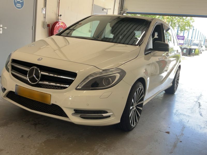 Mercedes-Benz B-Klasse B 180 — zdjęcie 1