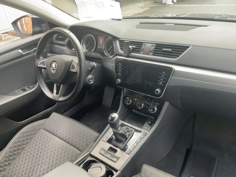Skoda Superb 1.4 Plug-in Hybrid Ambition iV — zdjęcie 12