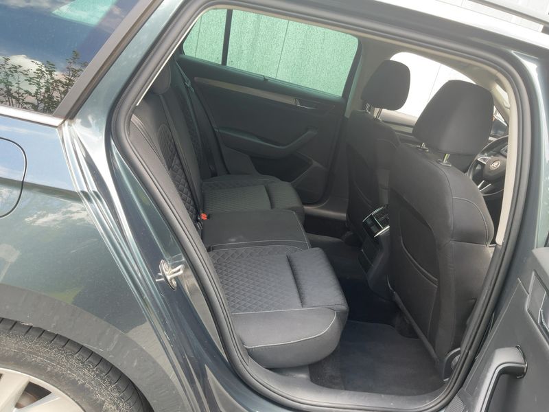 Skoda Superb 1.4 Plug-in Hybrid Ambition iV — zdjęcie 14