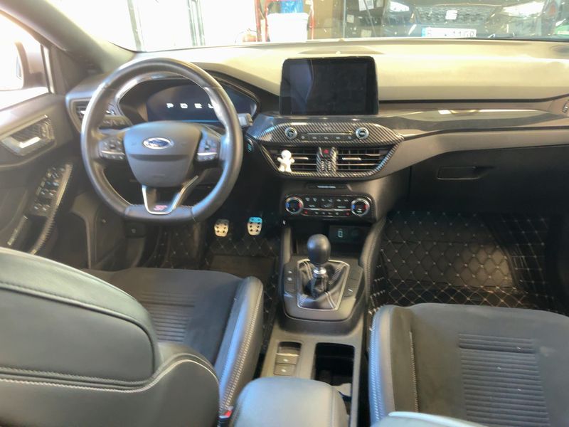 Ford Focus 2.3 EcoBoost ST — zdjęcie 12