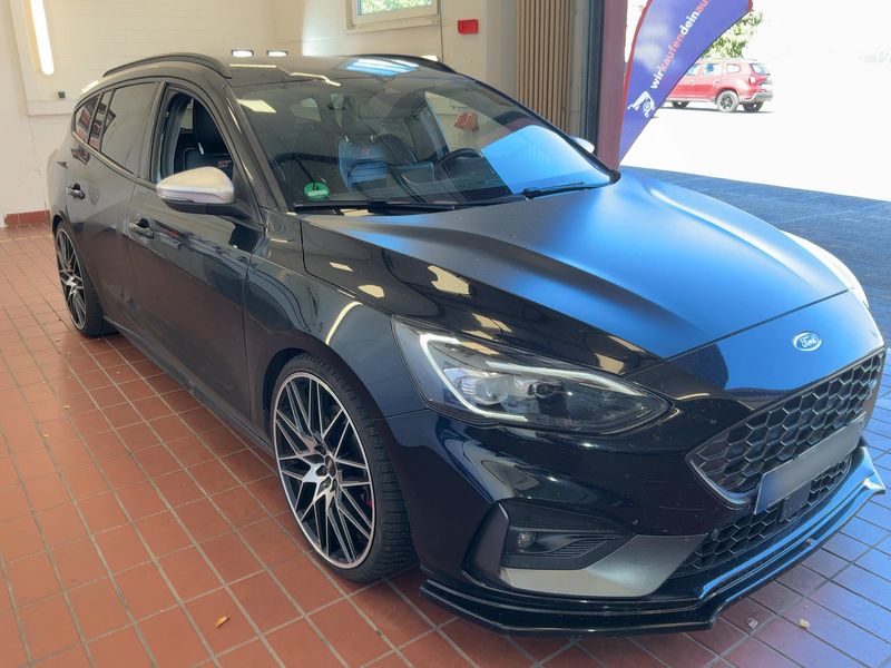 Ford Focus 2.3 EcoBoost ST — zdjęcie 8