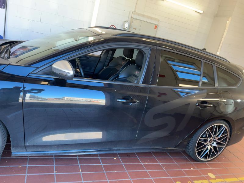 Ford Focus 2.3 EcoBoost ST — zdjęcie 4