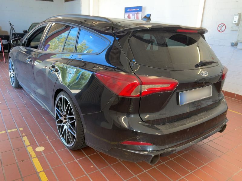 Ford Focus 2.3 EcoBoost ST — zdjęcie 3