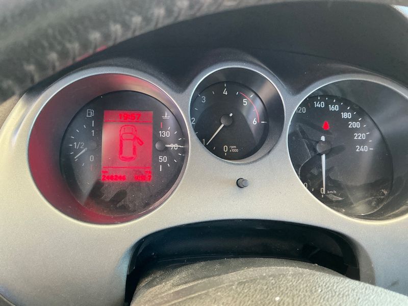Seat Altea 2.0 TDI Familink — zdjęcie 4