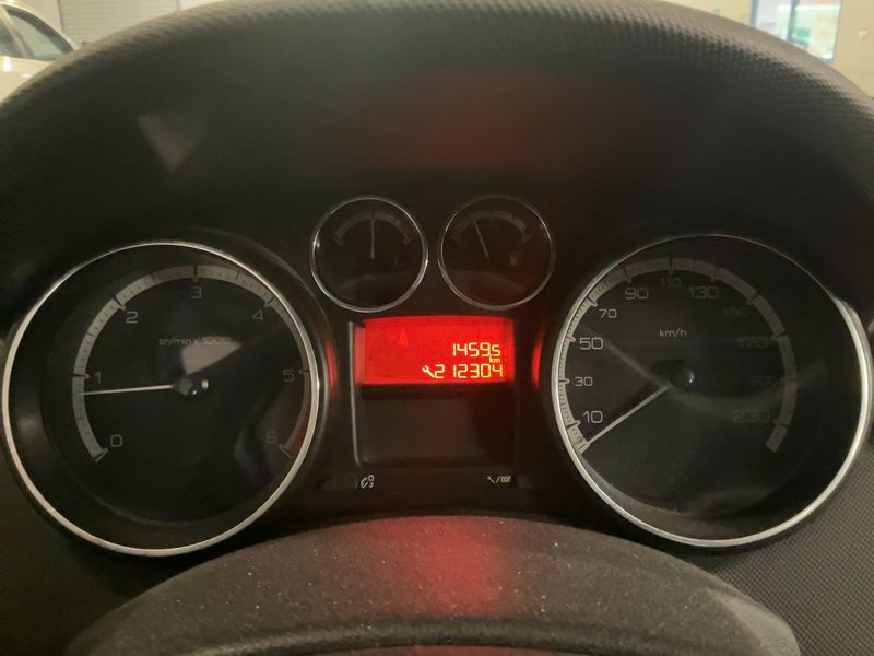 Peugeot 308 1.6 HDi Active 2010 – снимка 4