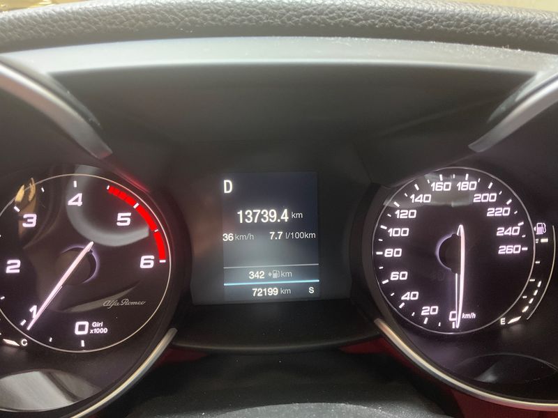 Alfa Romeo Giulia 2.2 JTDM Super — zdjęcie 13
