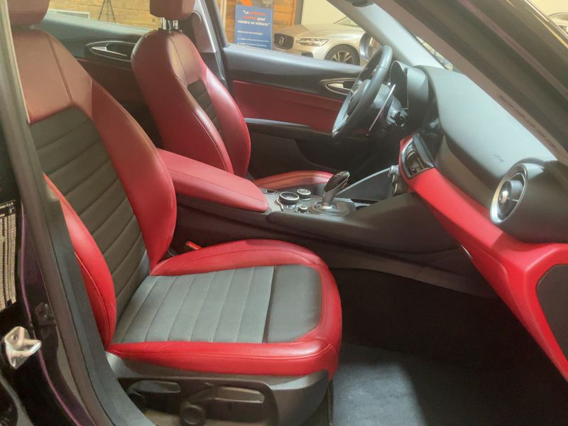 Alfa Romeo Giulia 2.2 JTDM Super — zdjęcie 11