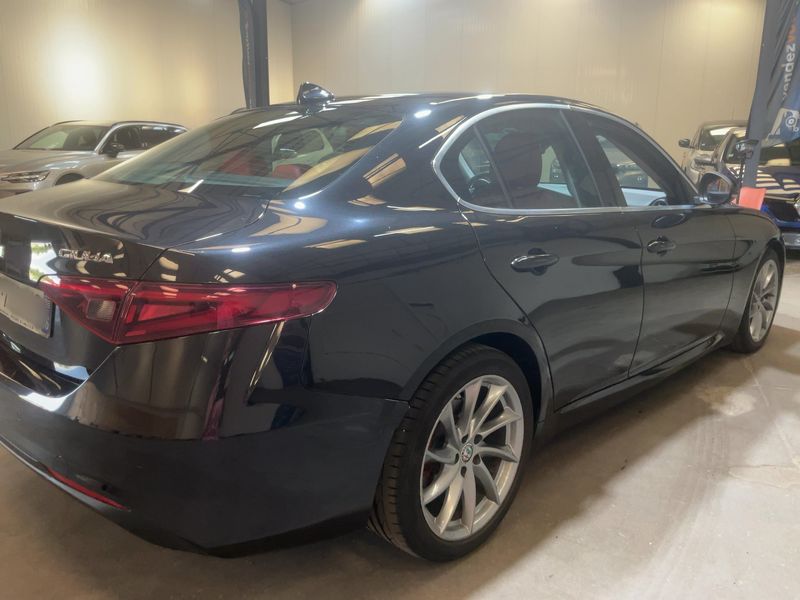 Alfa Romeo Giulia 2.2 JTDM Super — zdjęcie 6