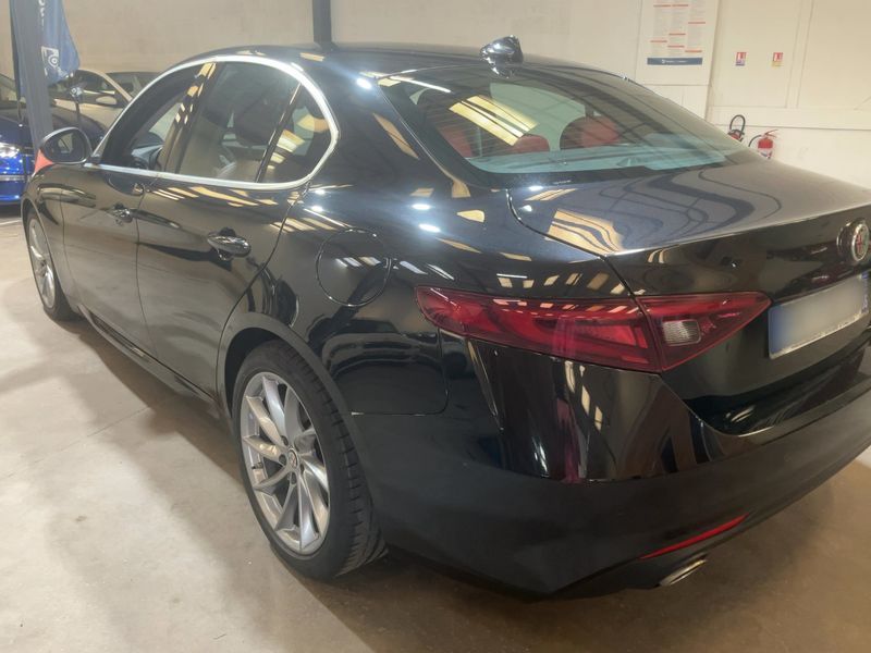 Alfa Romeo Giulia 2.2 JTDM Super — zdjęcie 3
