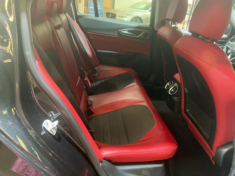 Alfa Romeo Giulia 2.2 JTDM Super — zdjęcie 14