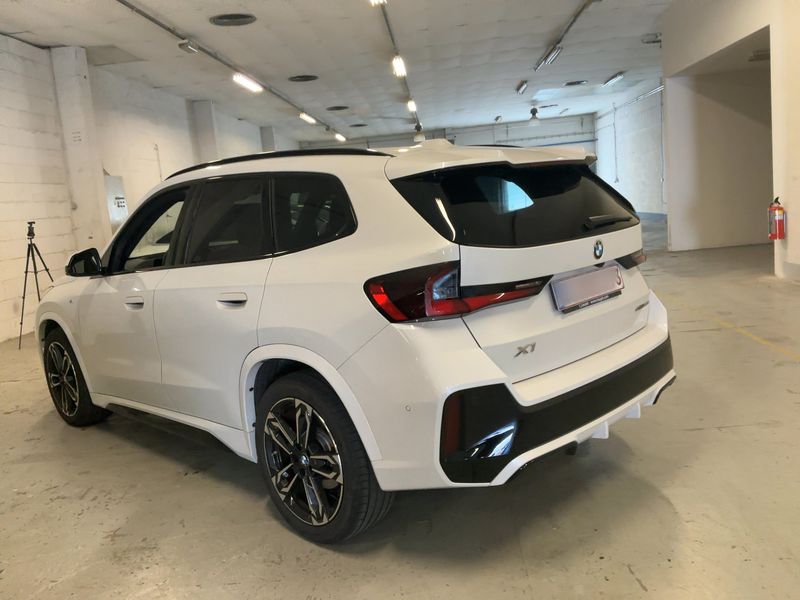 BMW X1 sDrive 20i Mild-Hybrid M Sport — zdjęcie 3