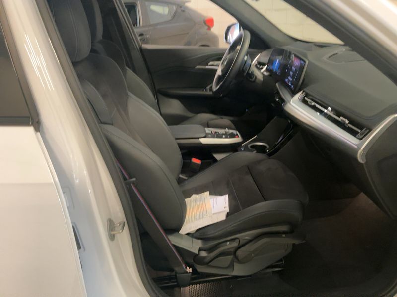BMW X1 sDrive 20i Mild-Hybrid M Sport — zdjęcie 11