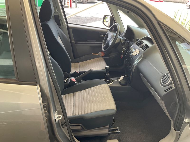 Suzuki SX4 1.6 Club — zdjęcie 3