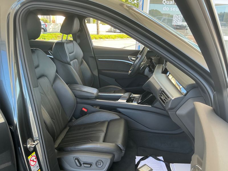 Audi e-tron 55 quattro S line — zdjęcie 11