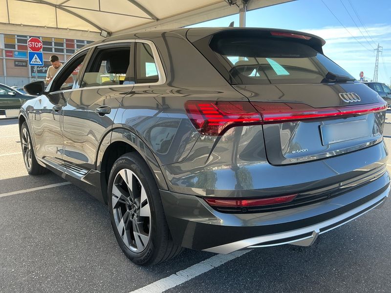 Audi e-tron 55 quattro S line — zdjęcie 3