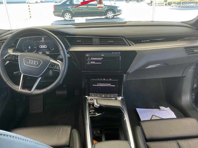 Audi e-tron 55 quattro S line — zdjęcie 12